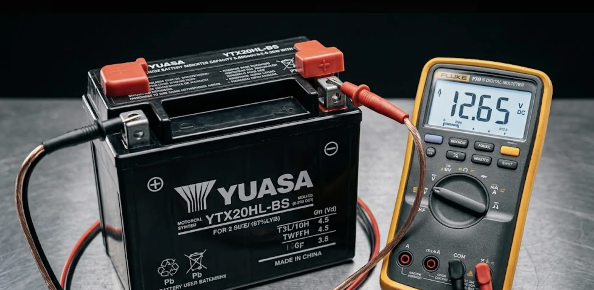 Comment tester une batterie moto et savoir si elle est morte ? (Guide & Valeurs)